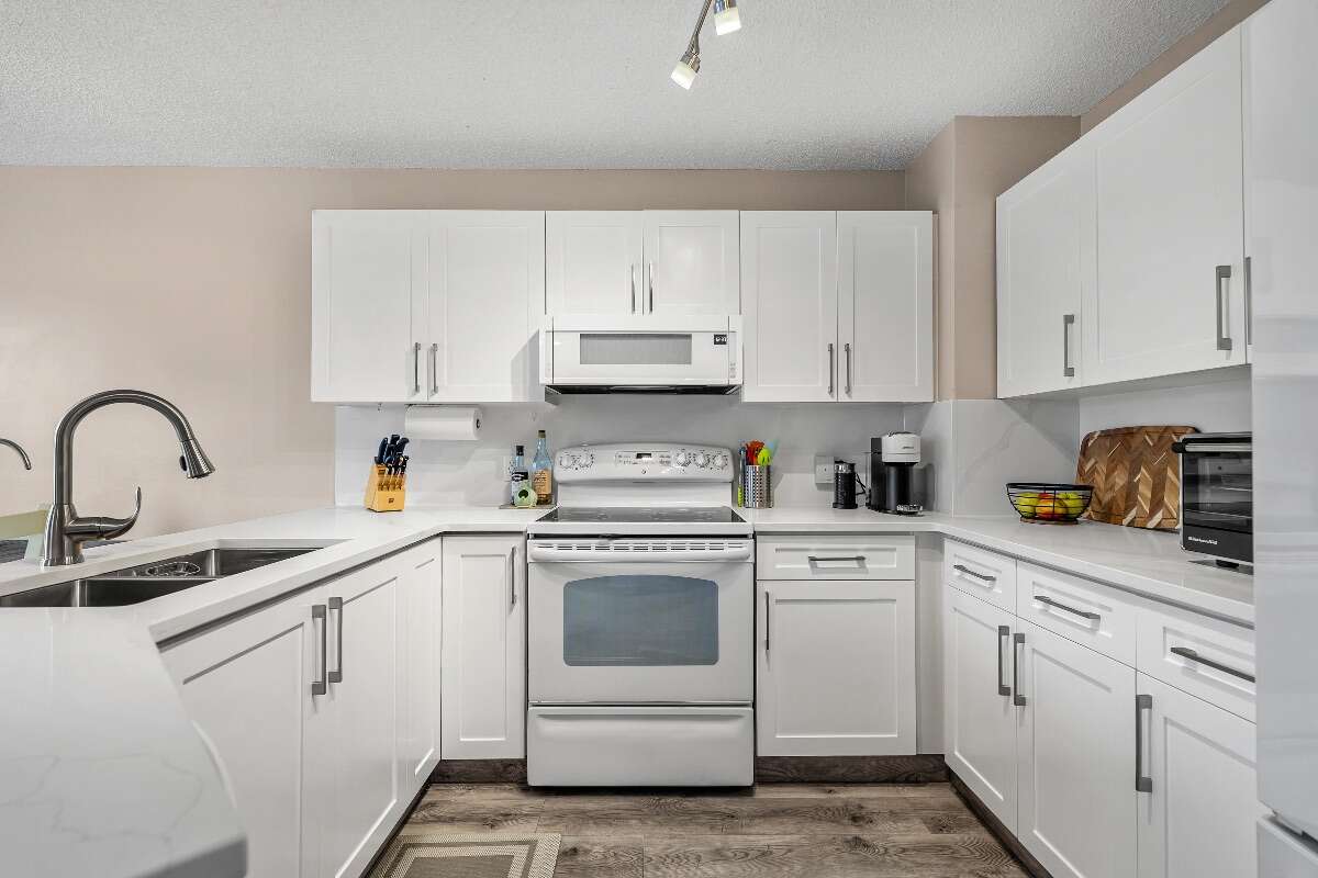 Many modern upgrades, close to amenities & parks