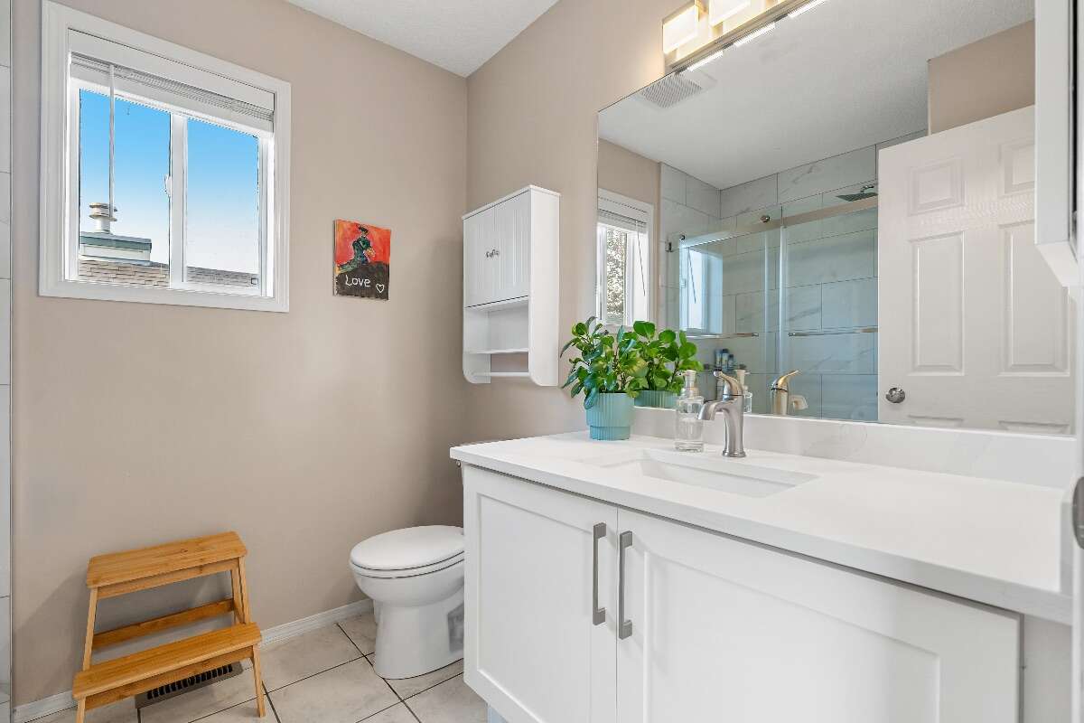 Many modern upgrades, close to amenities & parks