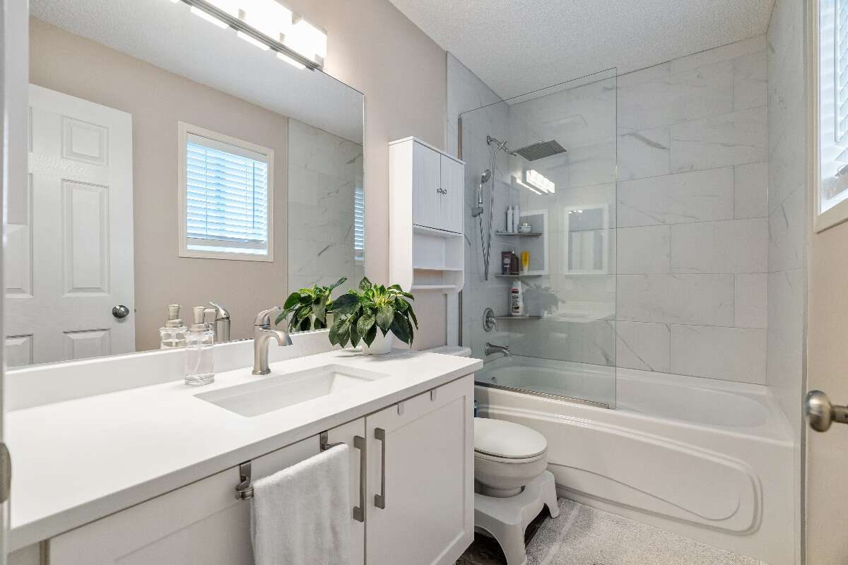 Many modern upgrades, close to amenities & parks