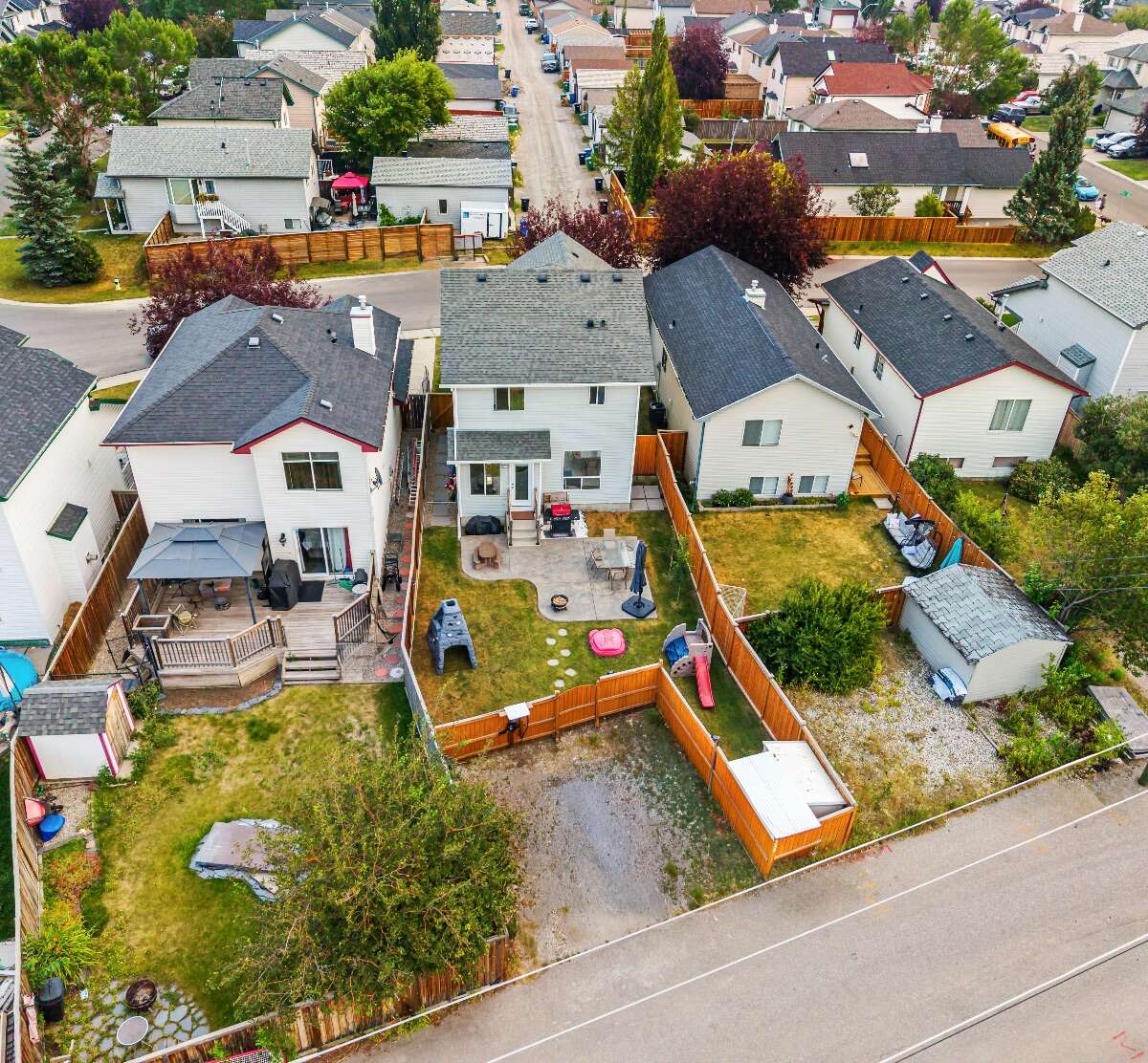 Many modern upgrades, close to amenities & parks