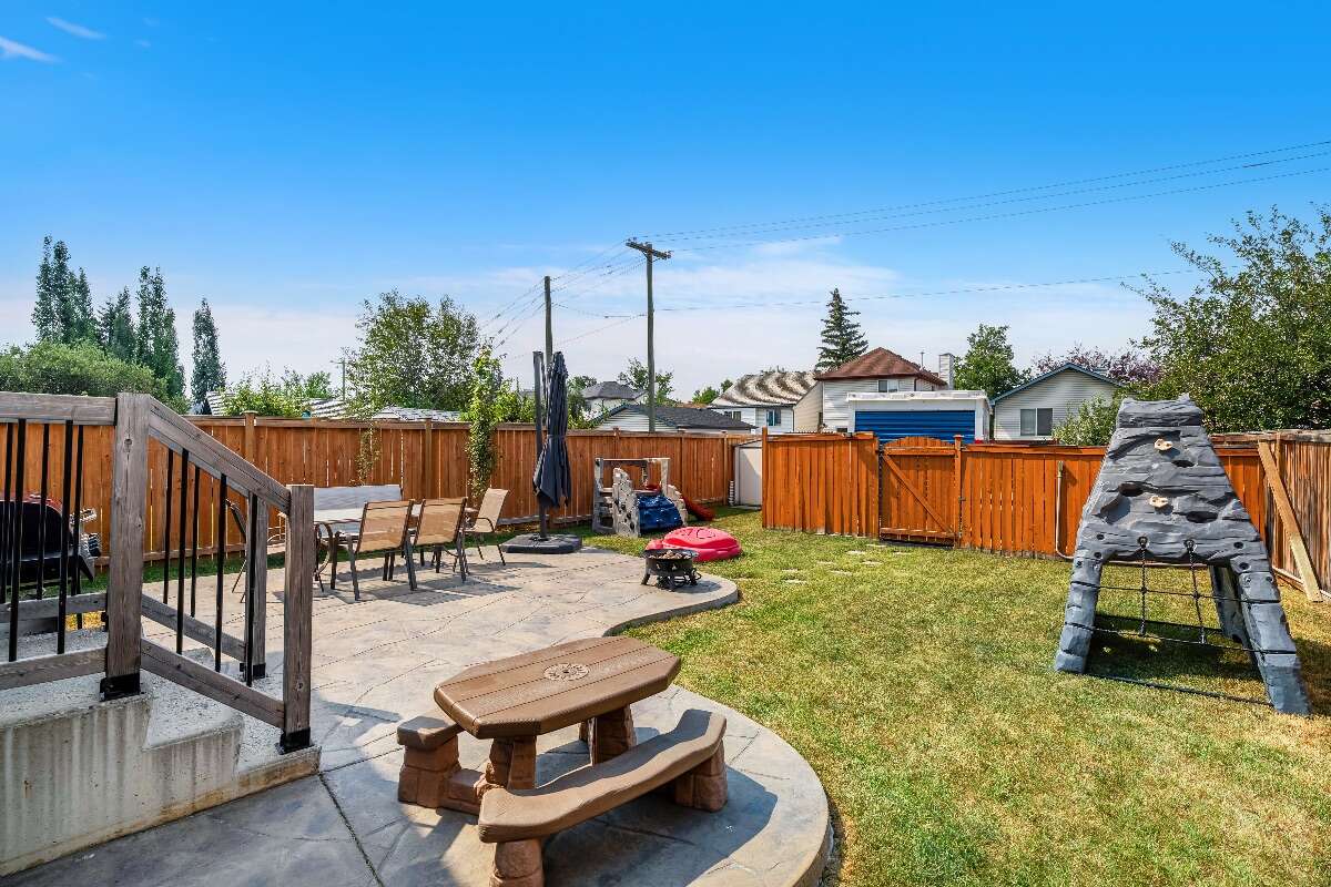 Many modern upgrades, close to amenities & parks