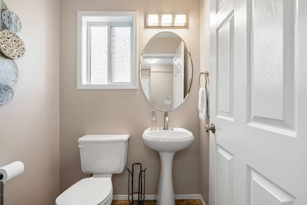 Many modern upgrades, close to amenities & parks