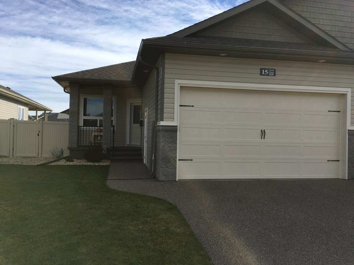 Half Duplex / Bungalow For Sale in Red Deer, AB - 1+2 bed, 2.5 bath