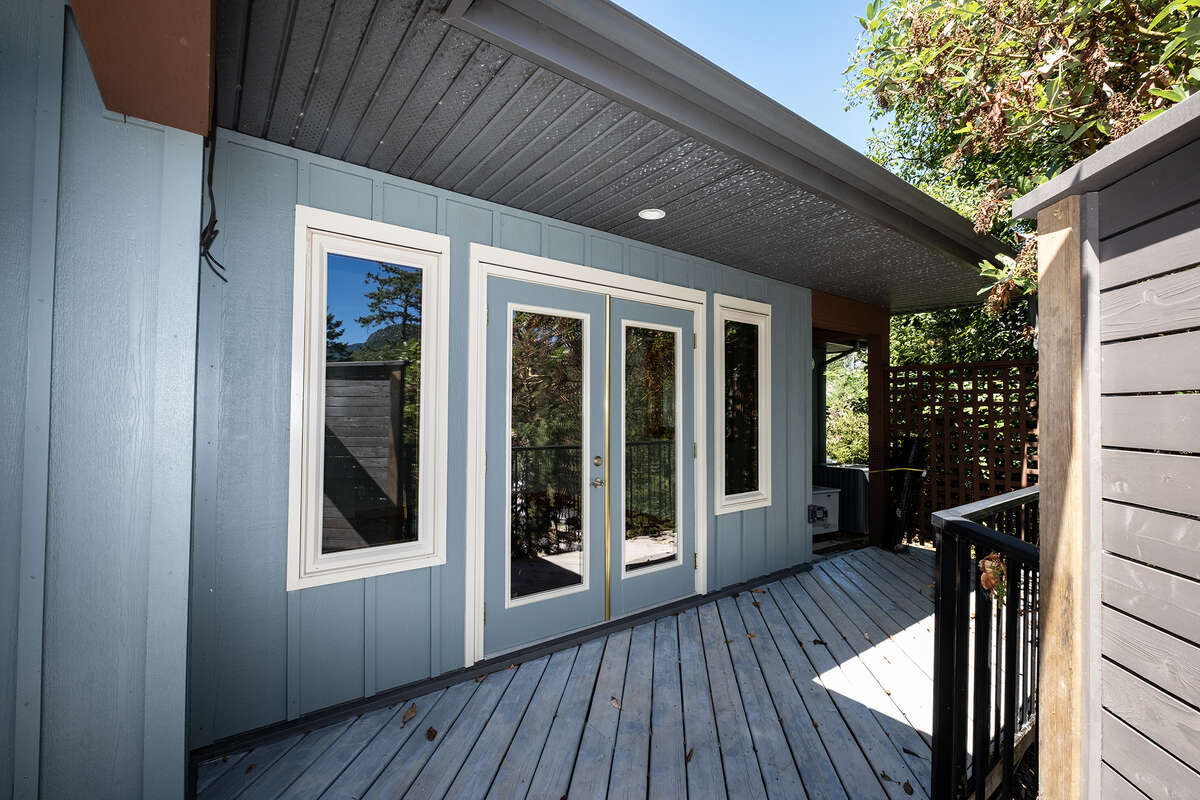 Terrace doors from Studio or 3rd BDRM to the deck