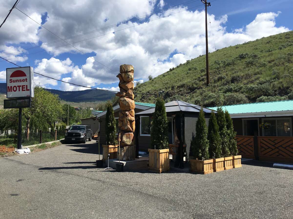 Commercial Space For Sale in Cache Creek, British Columbia - 15 bdrm, 14 bath (1197 Collins Road)