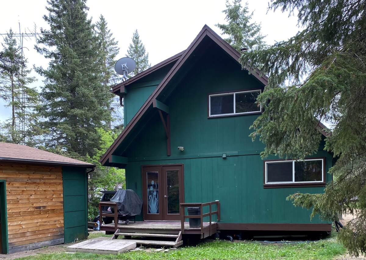Recreational Property / Cottage For Sale in Long Lake, AB - 3+1 bed, 1 bath