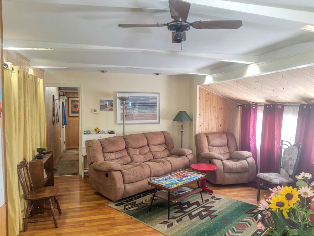 Year-round w/yard; use of rec. hall & outdoor pool