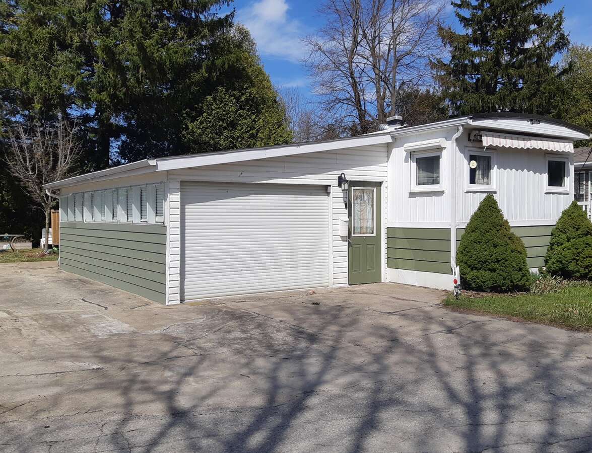 Home and yard photos are taken in April, 2025.