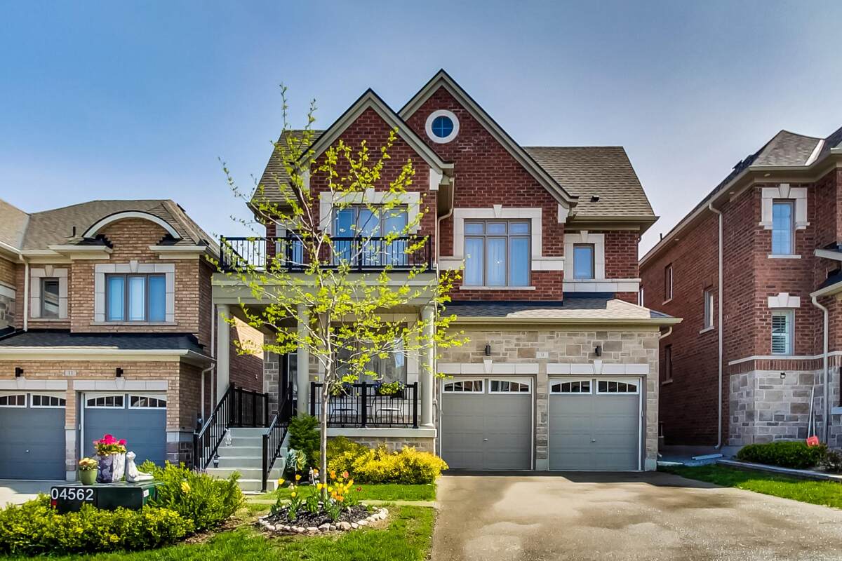  For Sale in East Gwillimbury, 