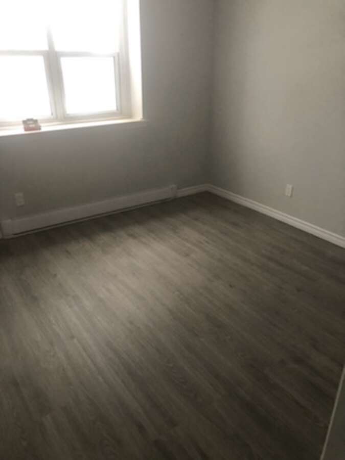 **NEWLY RENOVATED 3 BEDROOM TOWNHOUSE FOR RENT**
