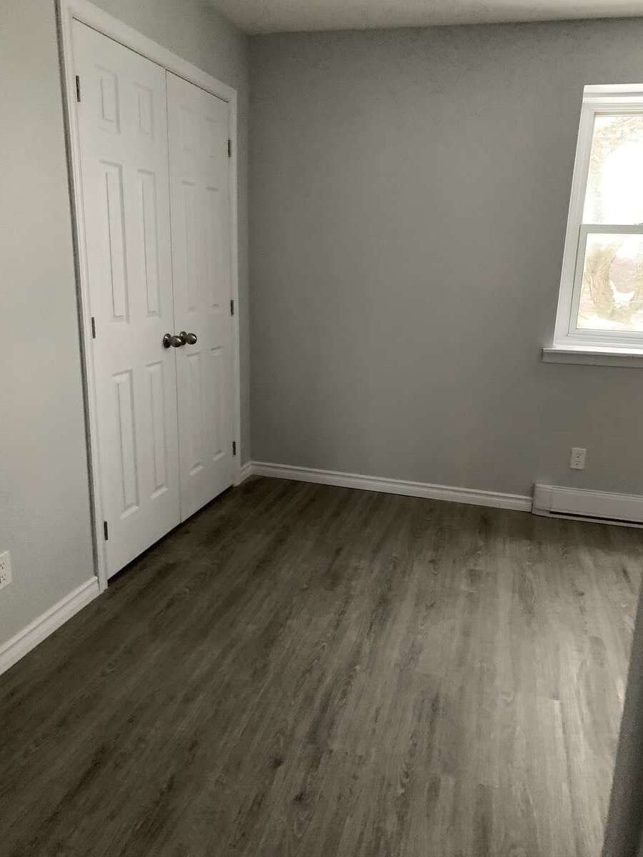 **NEWLY RENOVATED 3 BEDROOM TOWNHOUSE FOR RENT**