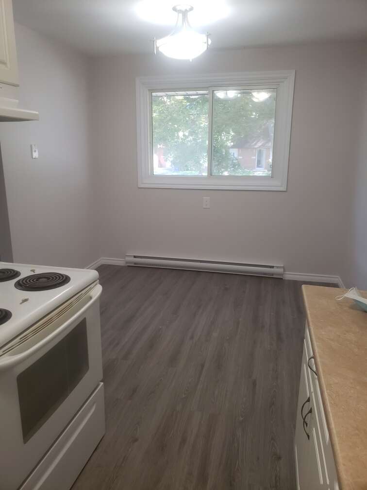 **NEWLY RENOVATED 3 BEDROOM TOWNHOUSE FOR RENT**