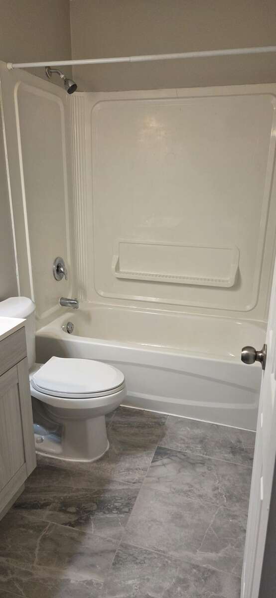 **NEWLY RENOVATED 3 BEDROOM TOWNHOUSE FOR RENT**