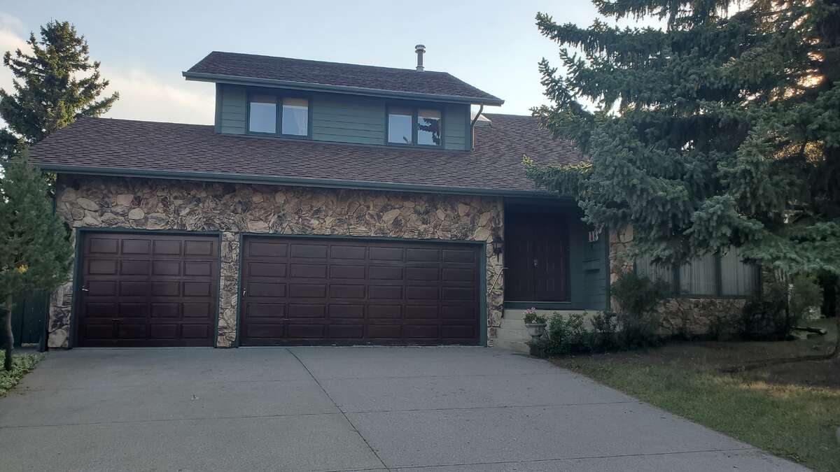 143 Edgehill Court NW