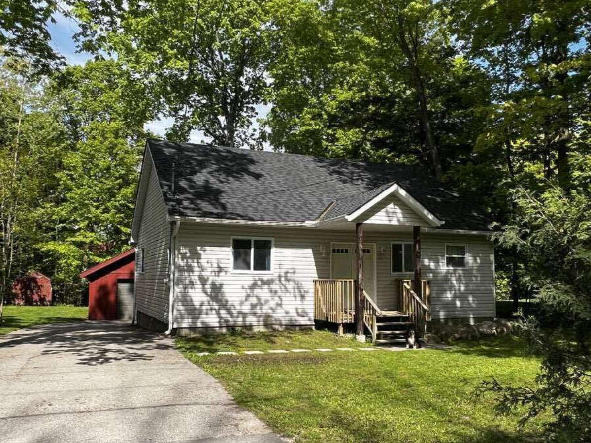 2135 Champlain Road