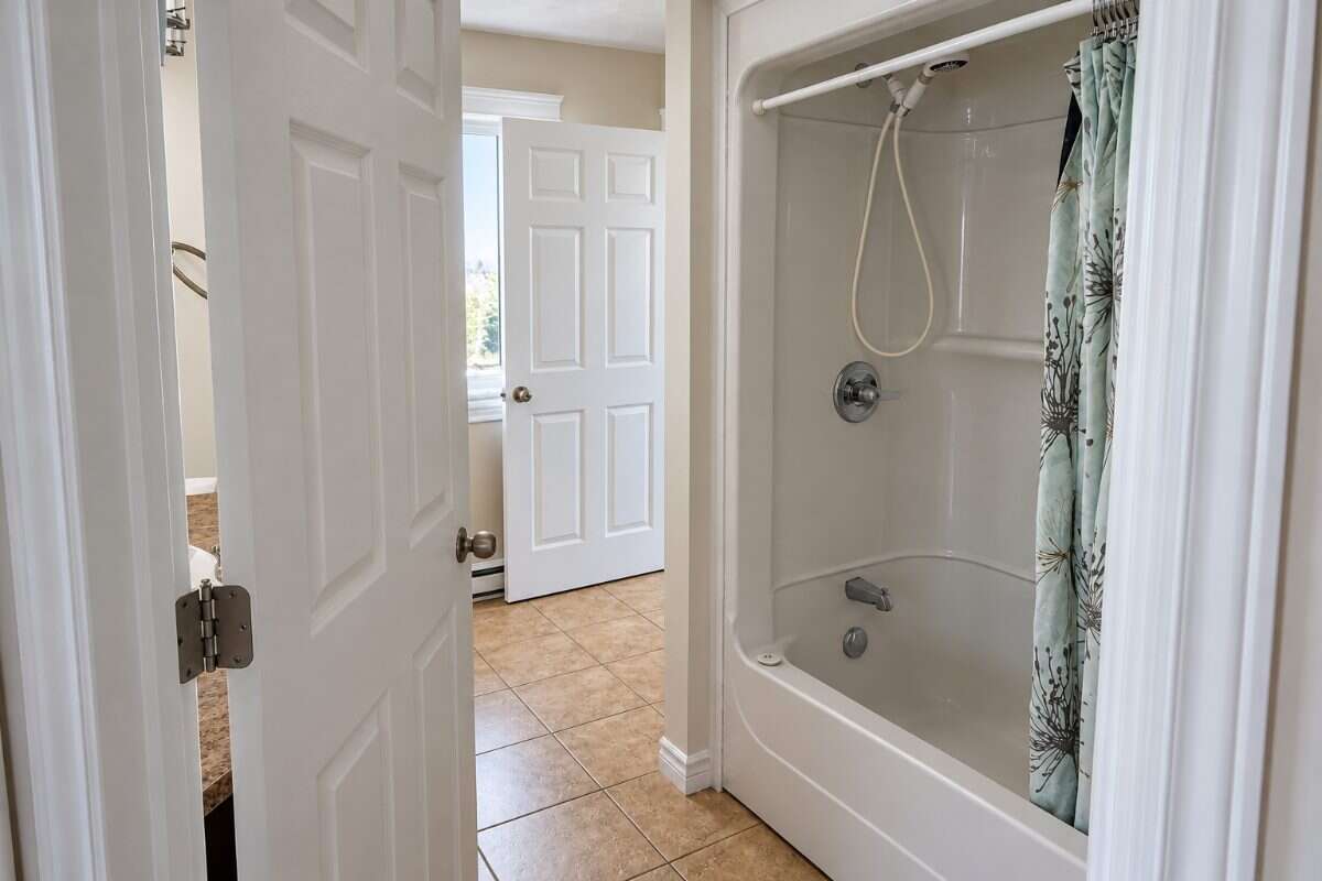 Beautiful, sun-filled 3-bedroom, 2.5-bath
