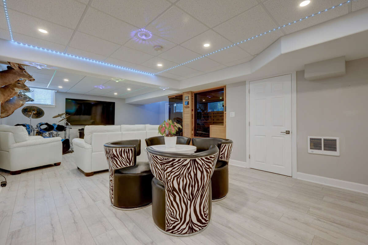 Entertainment Room, Lower Level