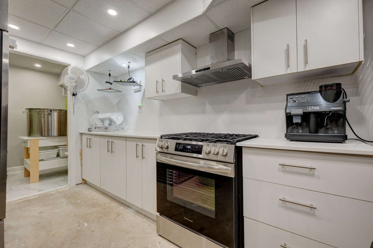 Kitchenette, Lower Level