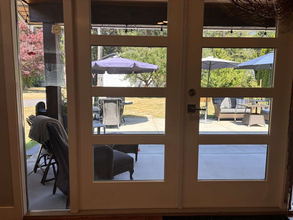 Charming rancher in desirable Huband area