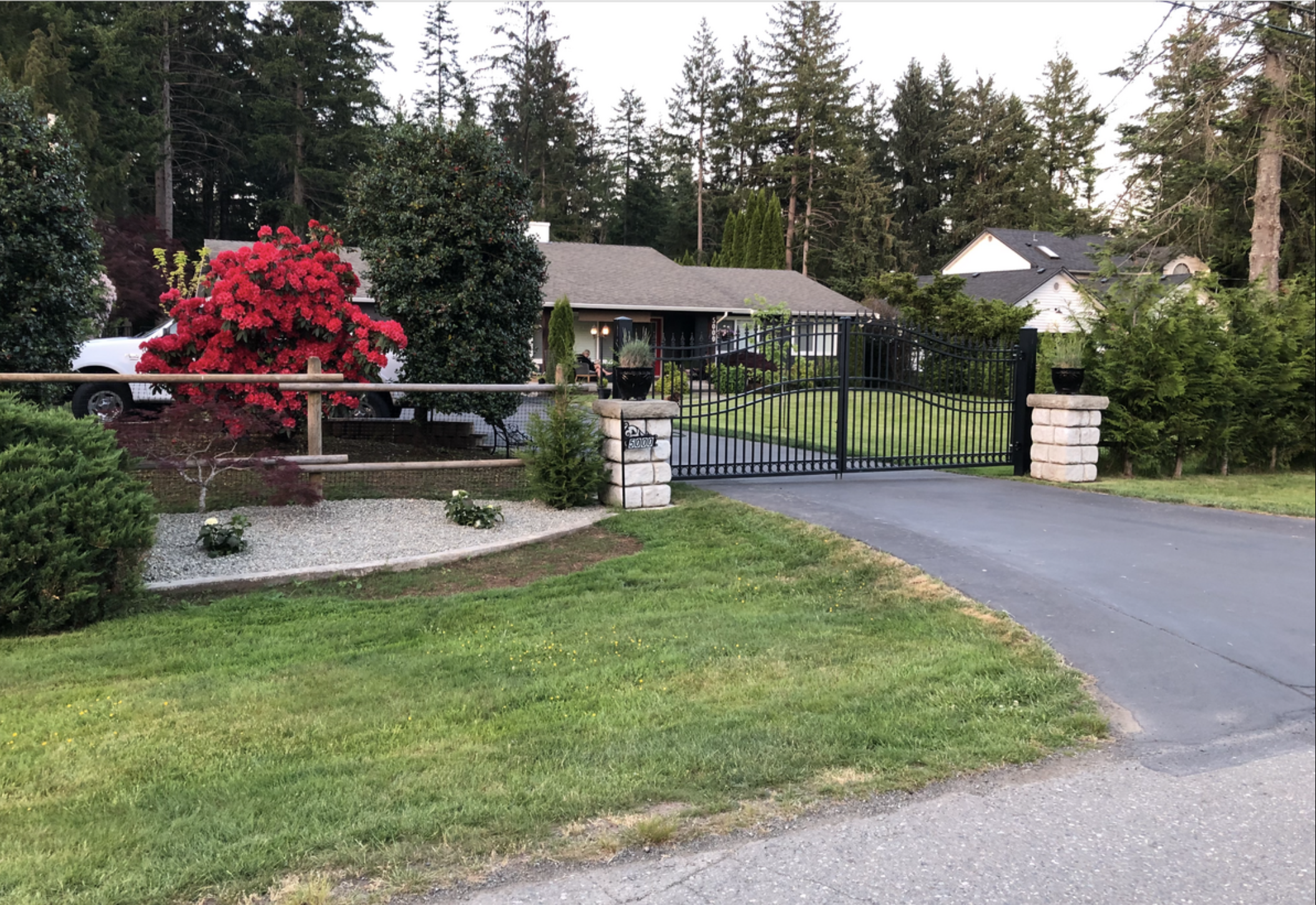 Charming rancher in desirable Huband area