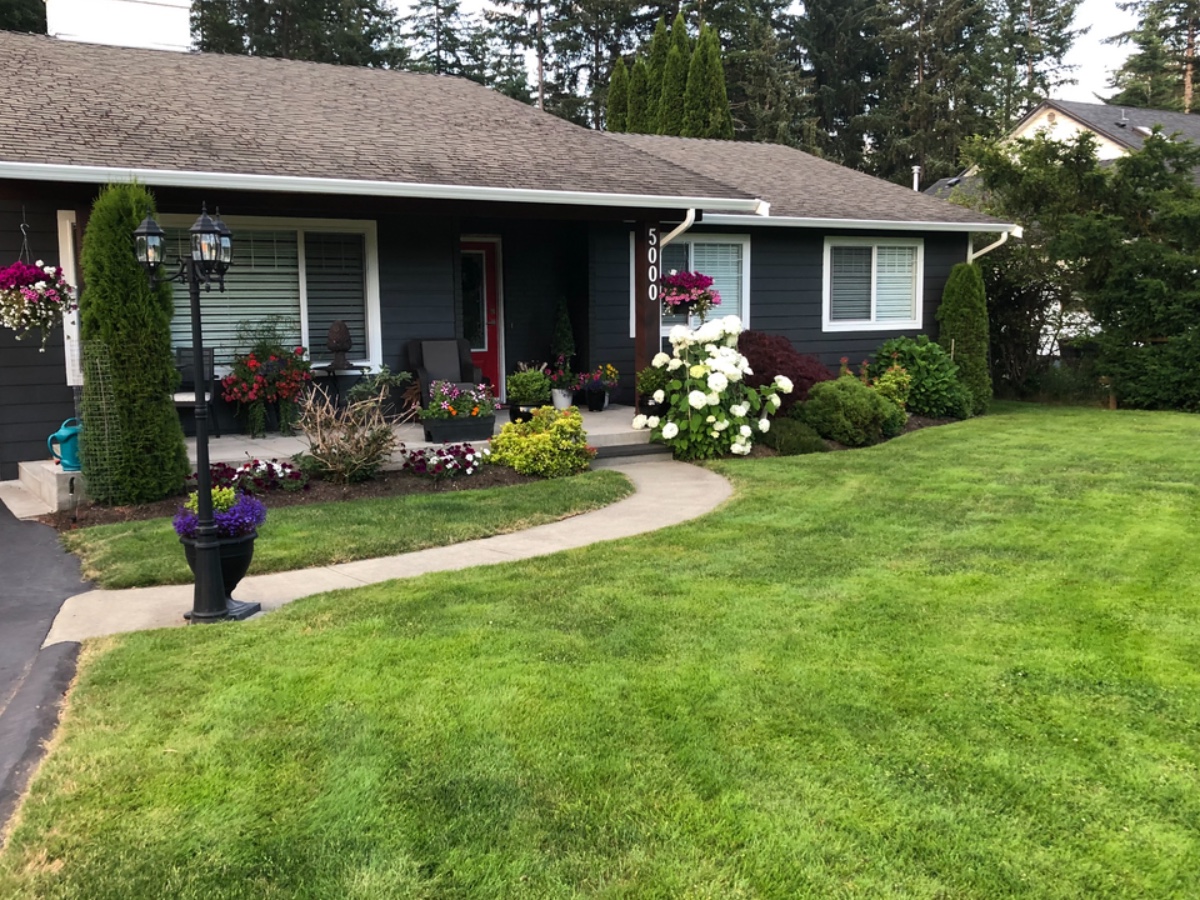 Charming rancher in desirable Huband area