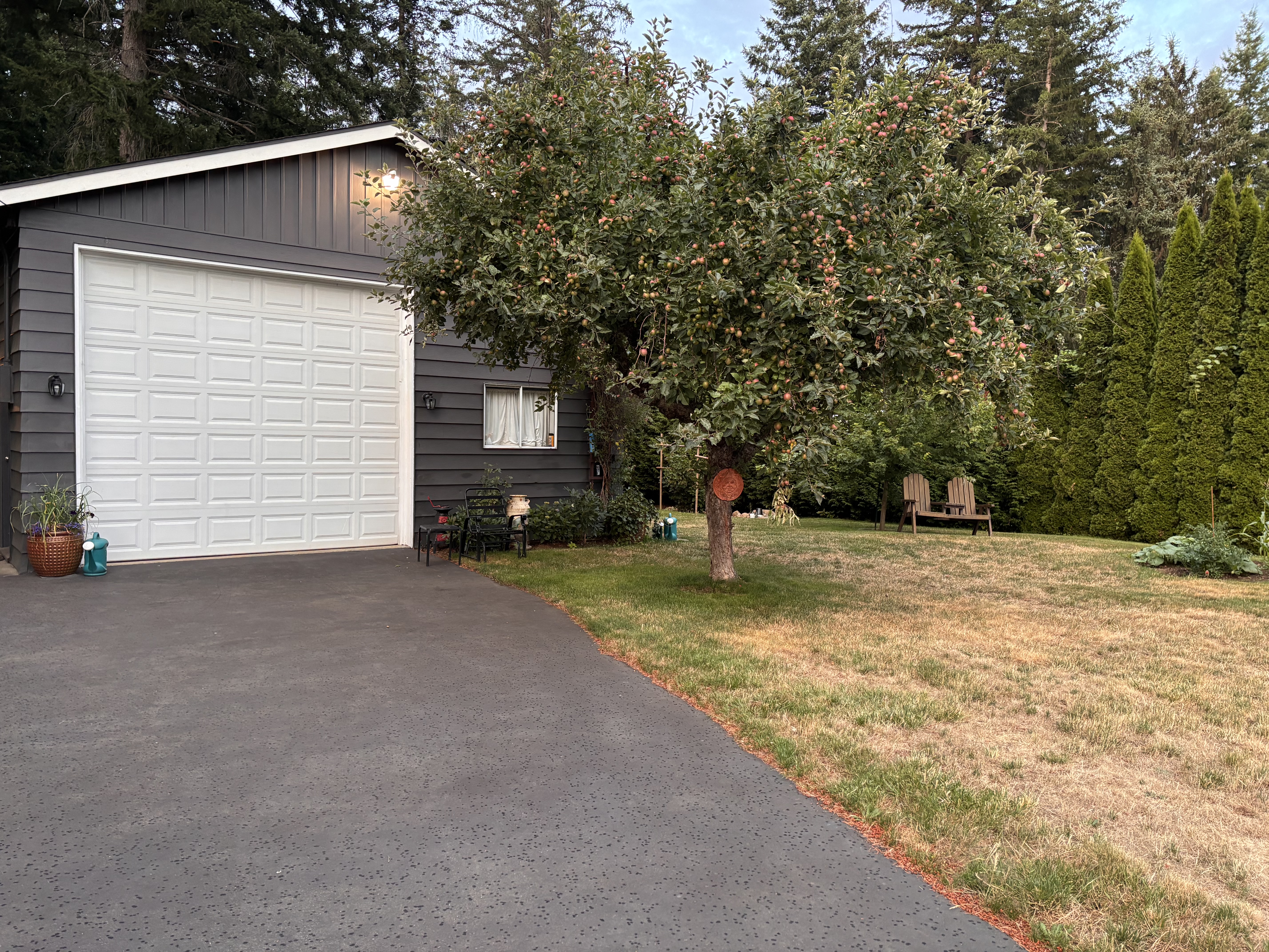 Charming rancher in desirable Huband area