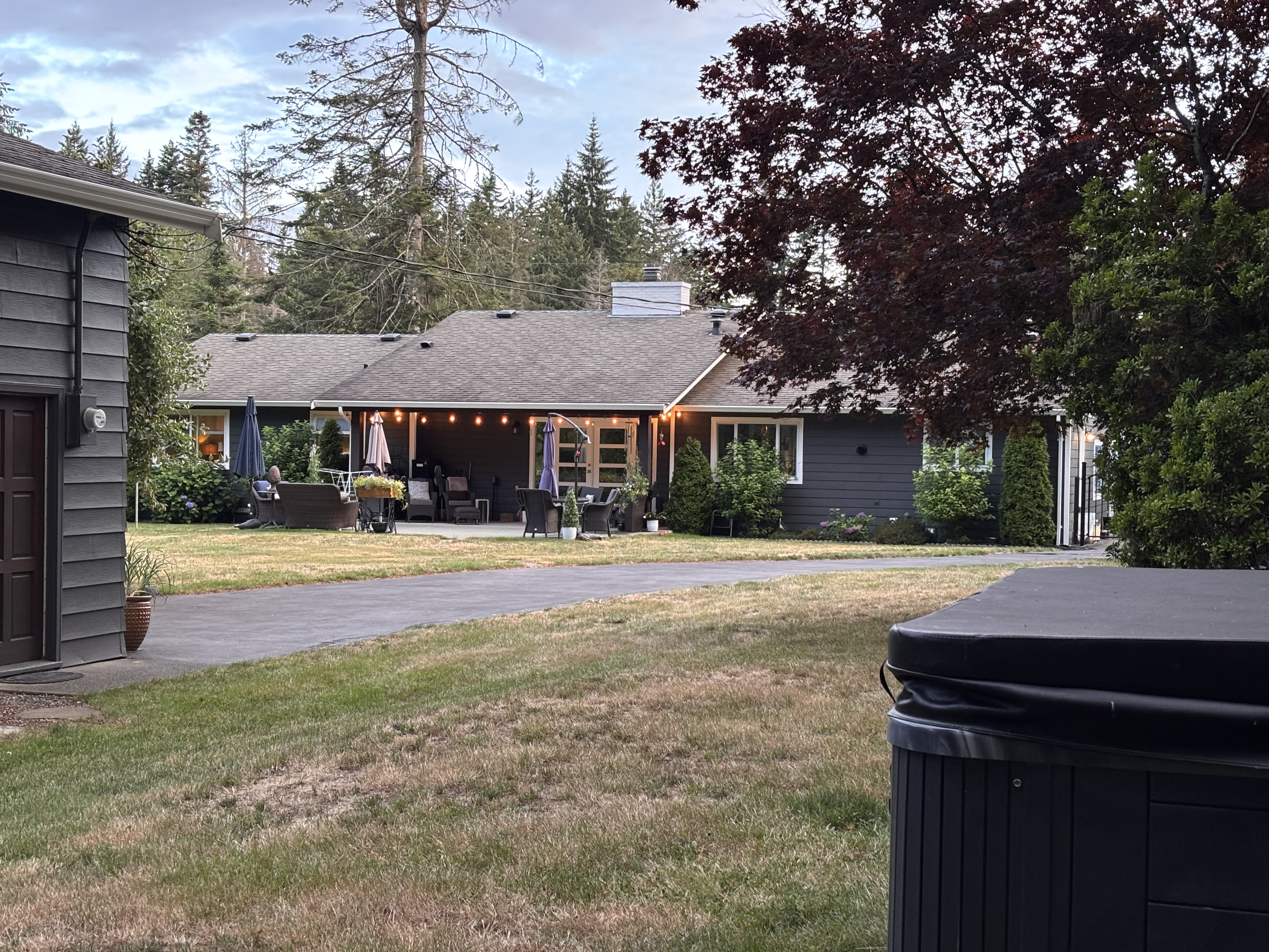 Charming rancher in desirable Huband area