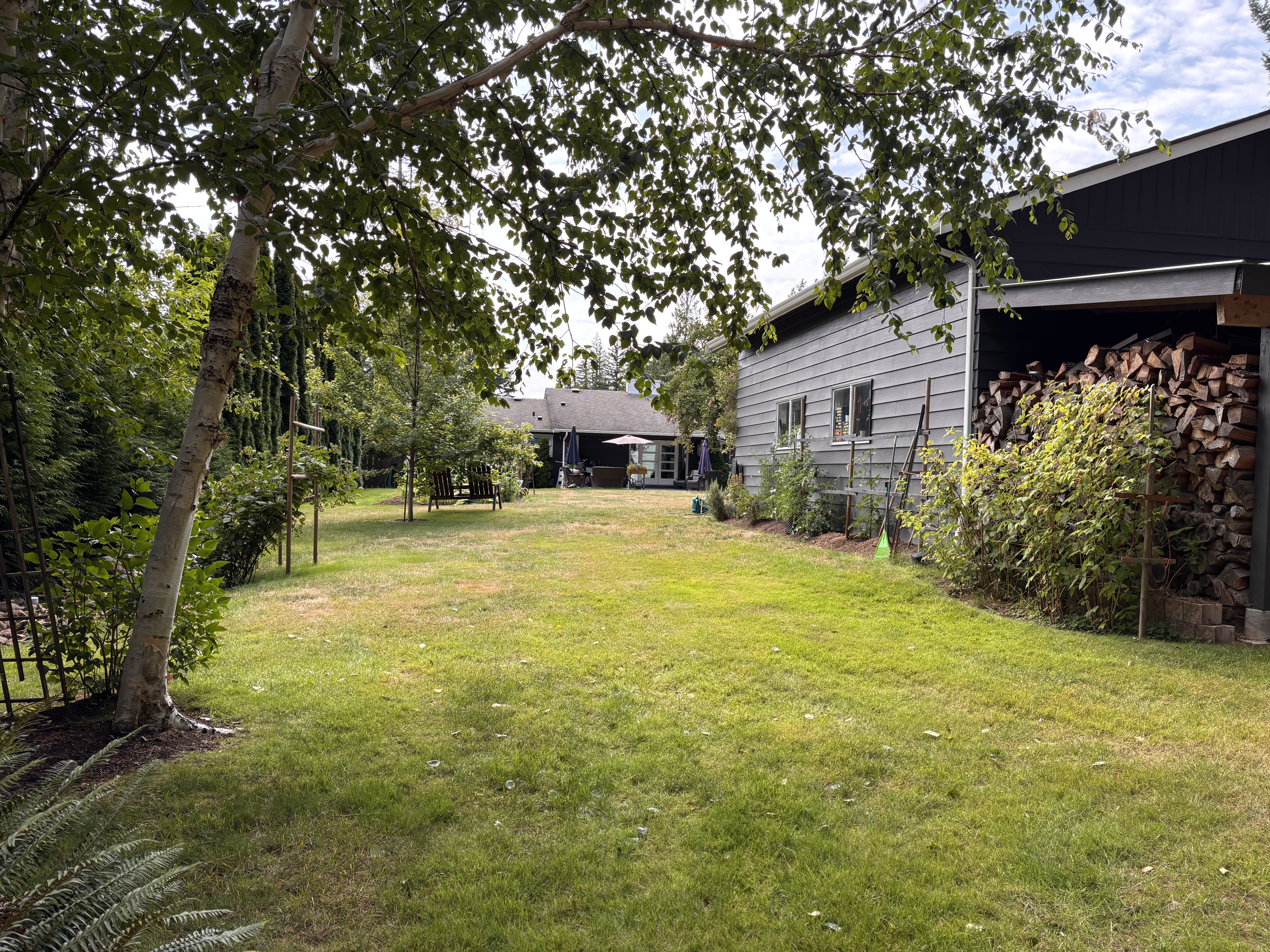 Charming rancher in desirable Huband area