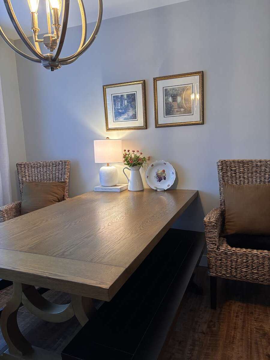 Charming rancher in desirable Huband area