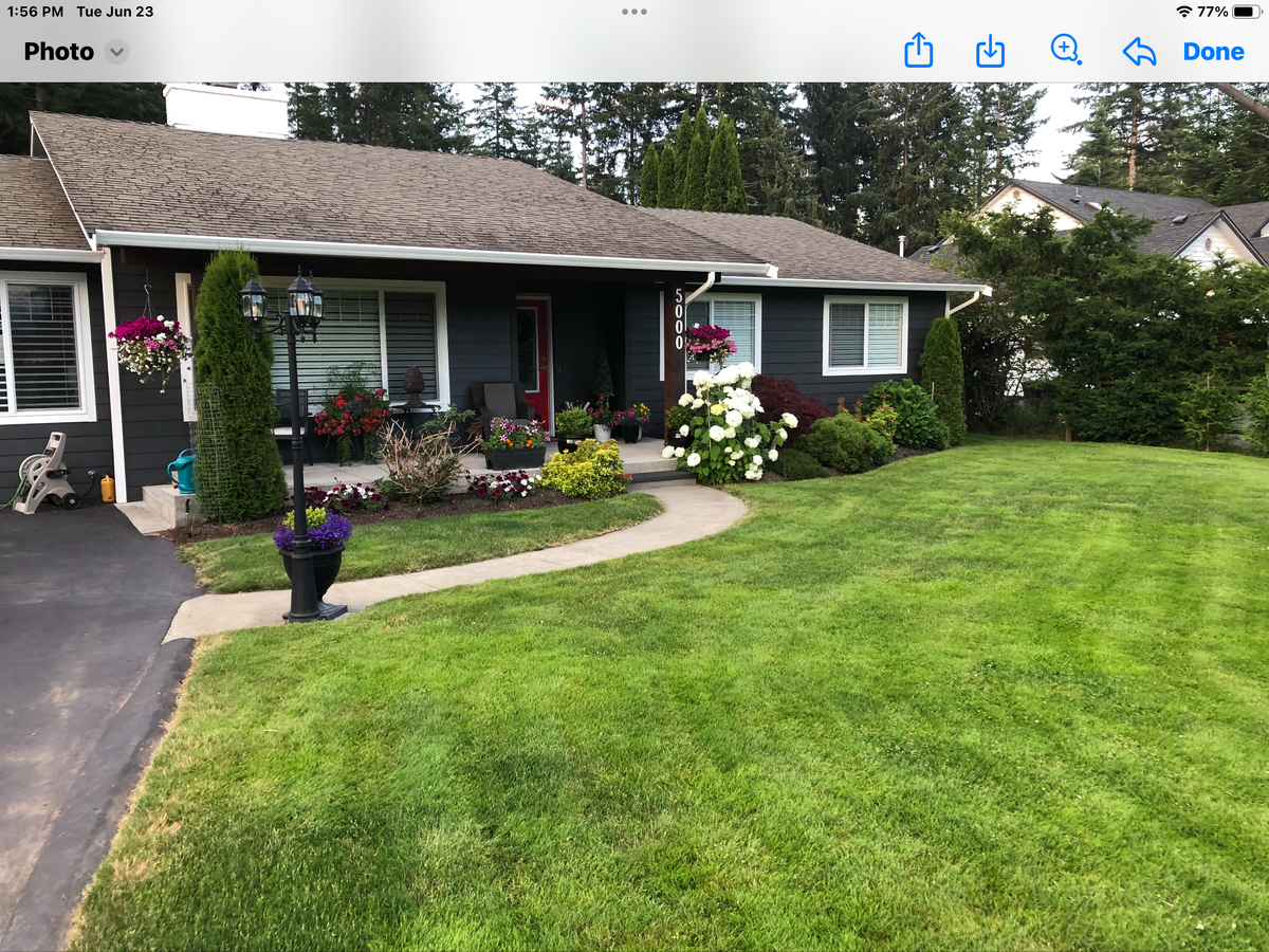 Charming rancher in desirable Huband area