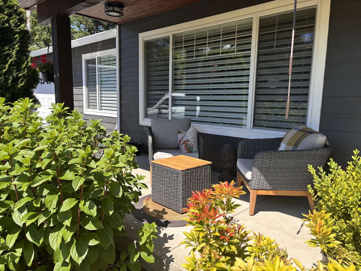 Charming rancher in desirable Huband area