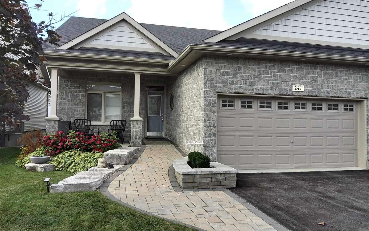 Townhouse For Sale in Kemptville, ON - 2 bed, 2 bath