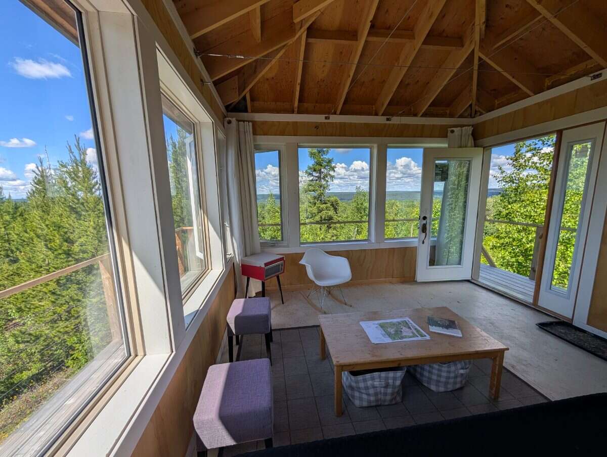 Beautiful 4ac Lot with Lookout Cabin