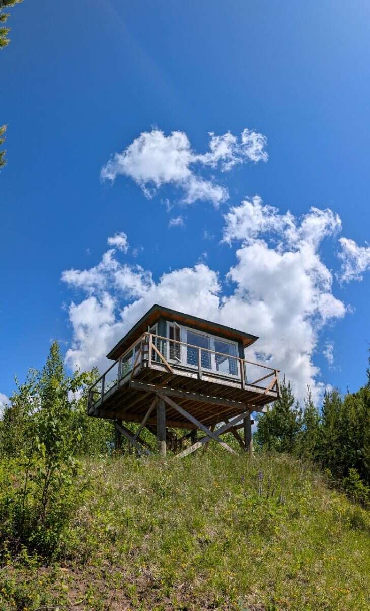 Beautiful 4ac Lot with Lookout Cabin