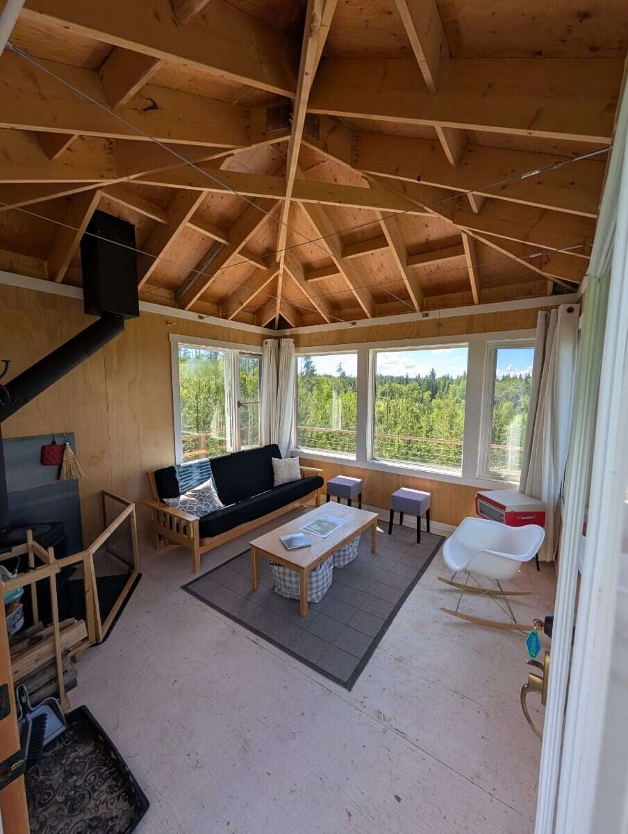 Beautiful 4ac Lot with Lookout Cabin