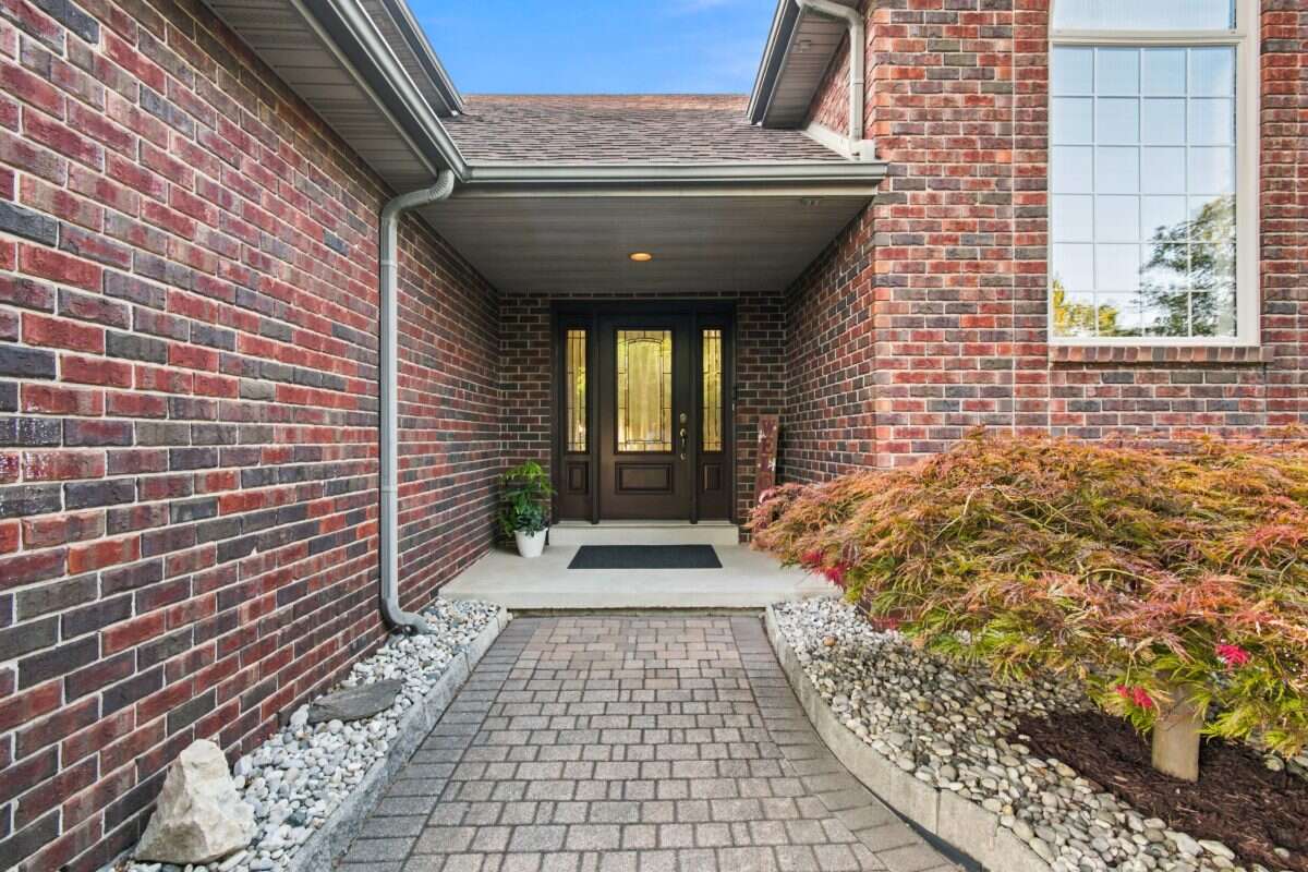 RARE Above-Ground 4-Bedroom Raised Ranch