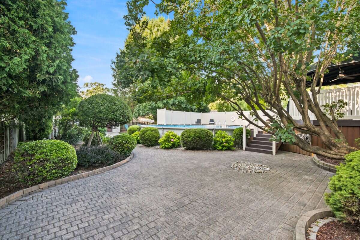 RARE Above-Ground 4-Bedroom Raised Ranch