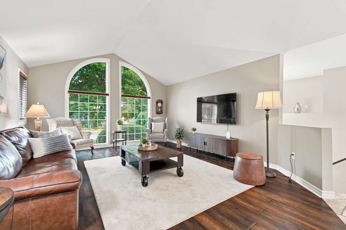 RARE Above-Ground 4-Bedroom Raised Ranch