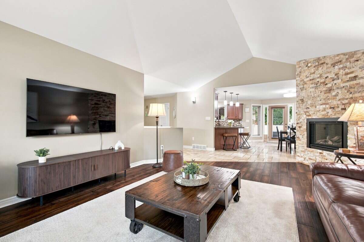 RARE Above-Ground 4-Bedroom Raised Ranch