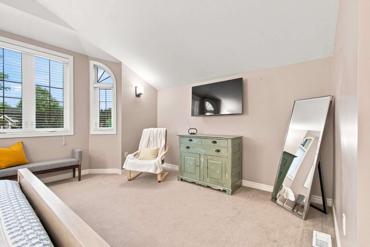 RARE Above-Ground 4-Bedroom Raised Ranch