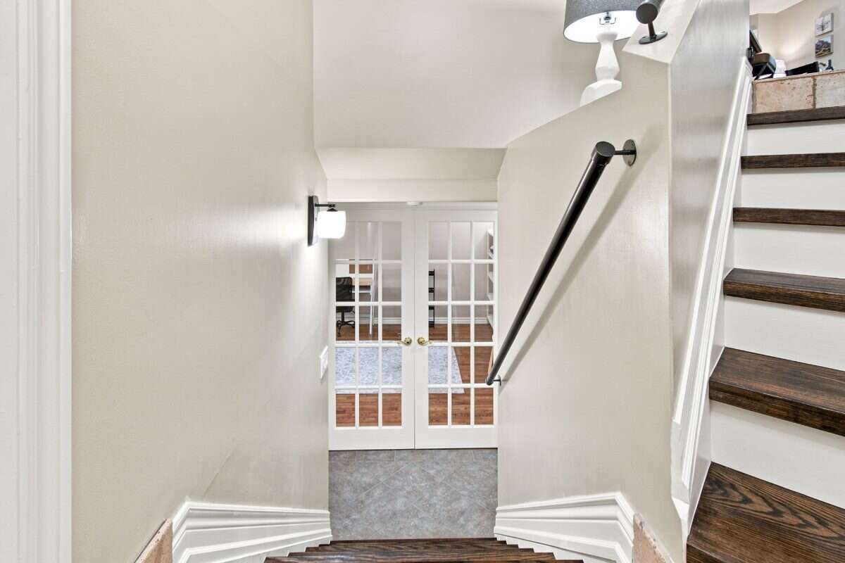 RARE Above-Ground 4-Bedroom Raised Ranch