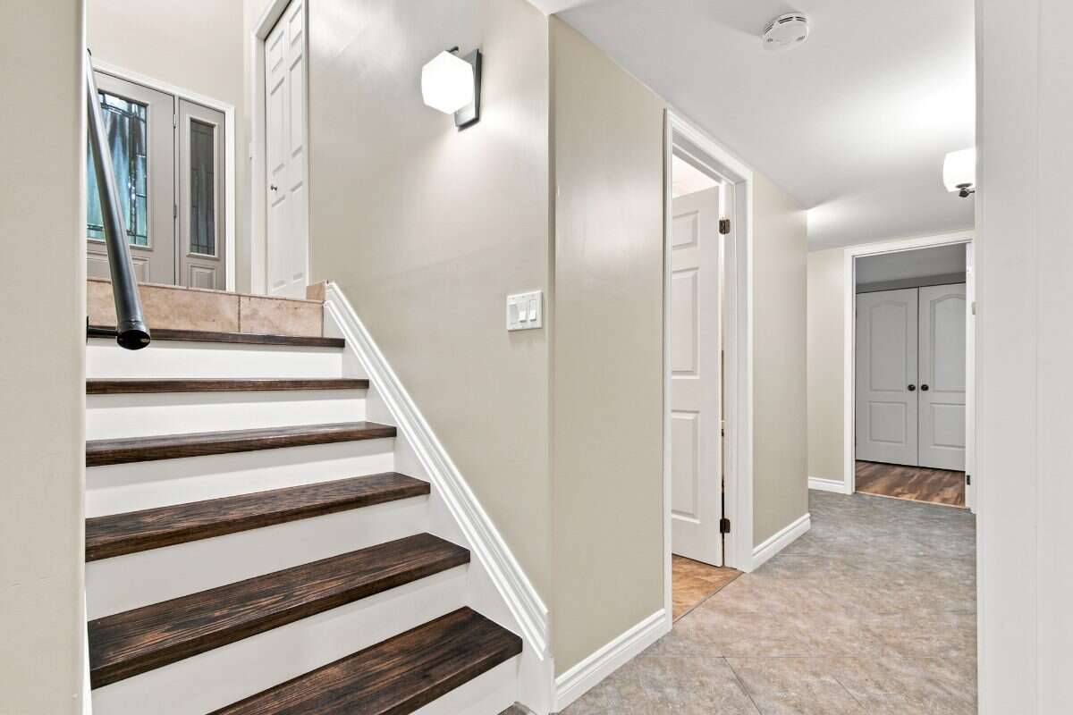 RARE Above-Ground 4-Bedroom Raised Ranch