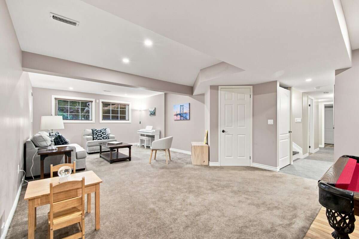 RARE Above-Ground 4-Bedroom Raised Ranch