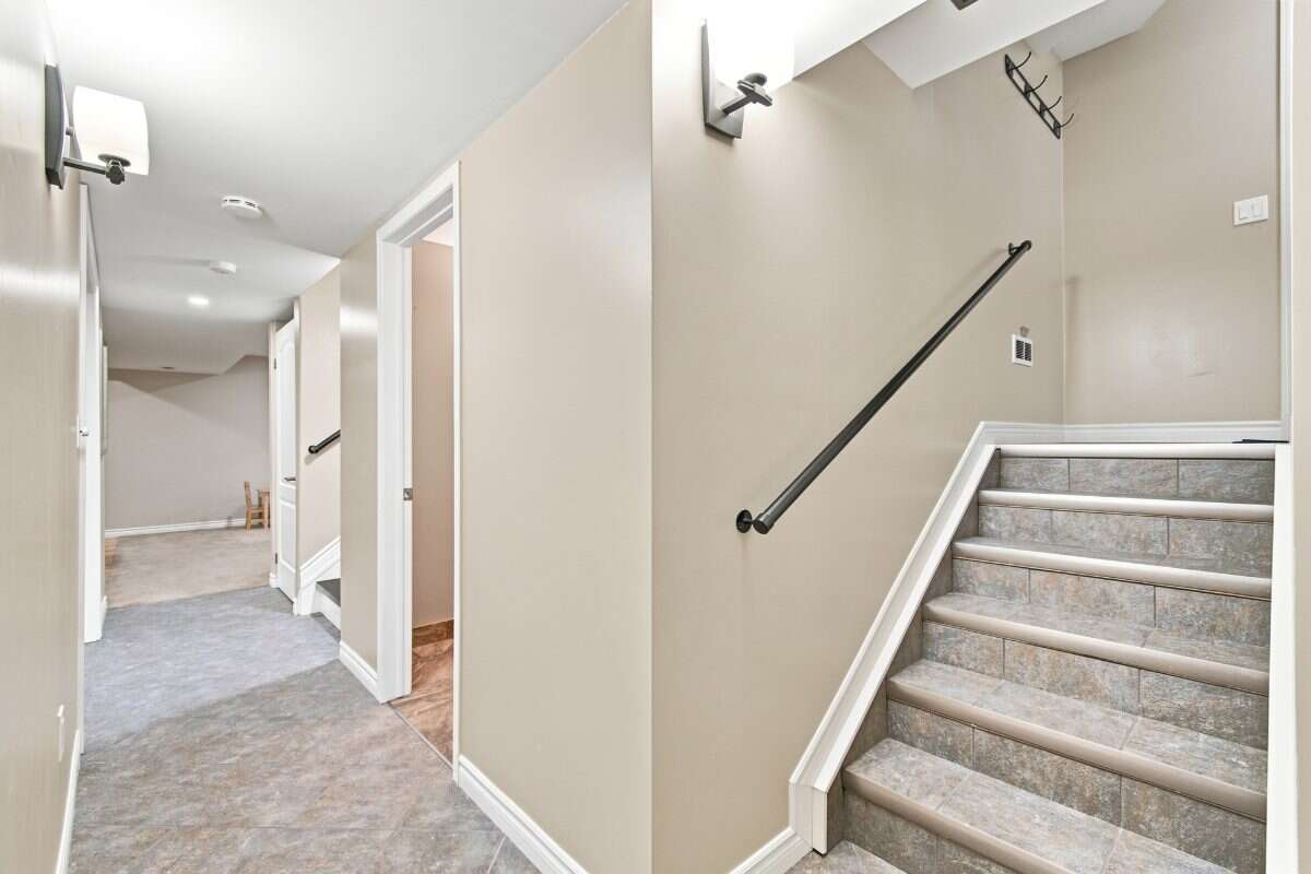 RARE Above-Ground 4-Bedroom Raised Ranch