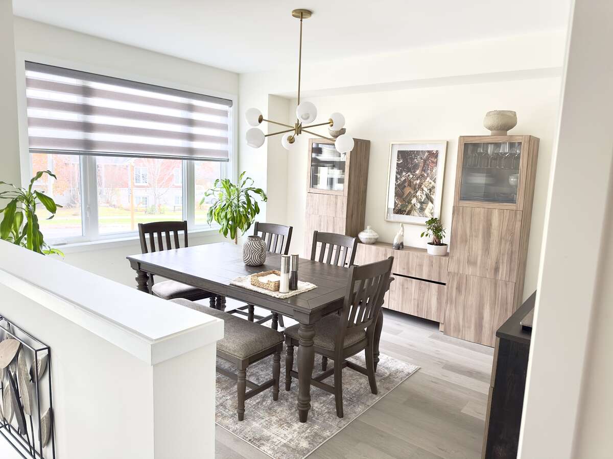 Dinning Area - Main Floor