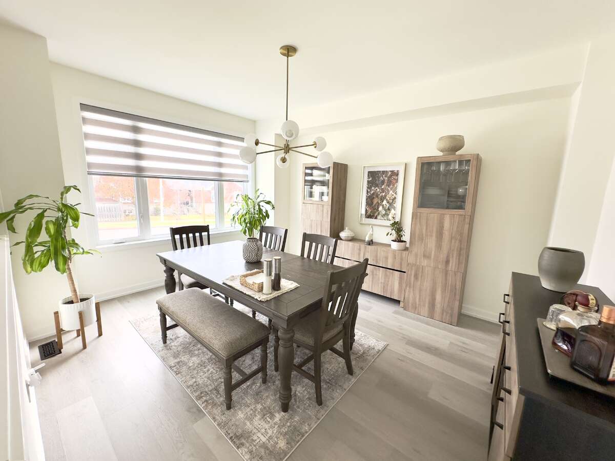 Dinning Area - Main Floor