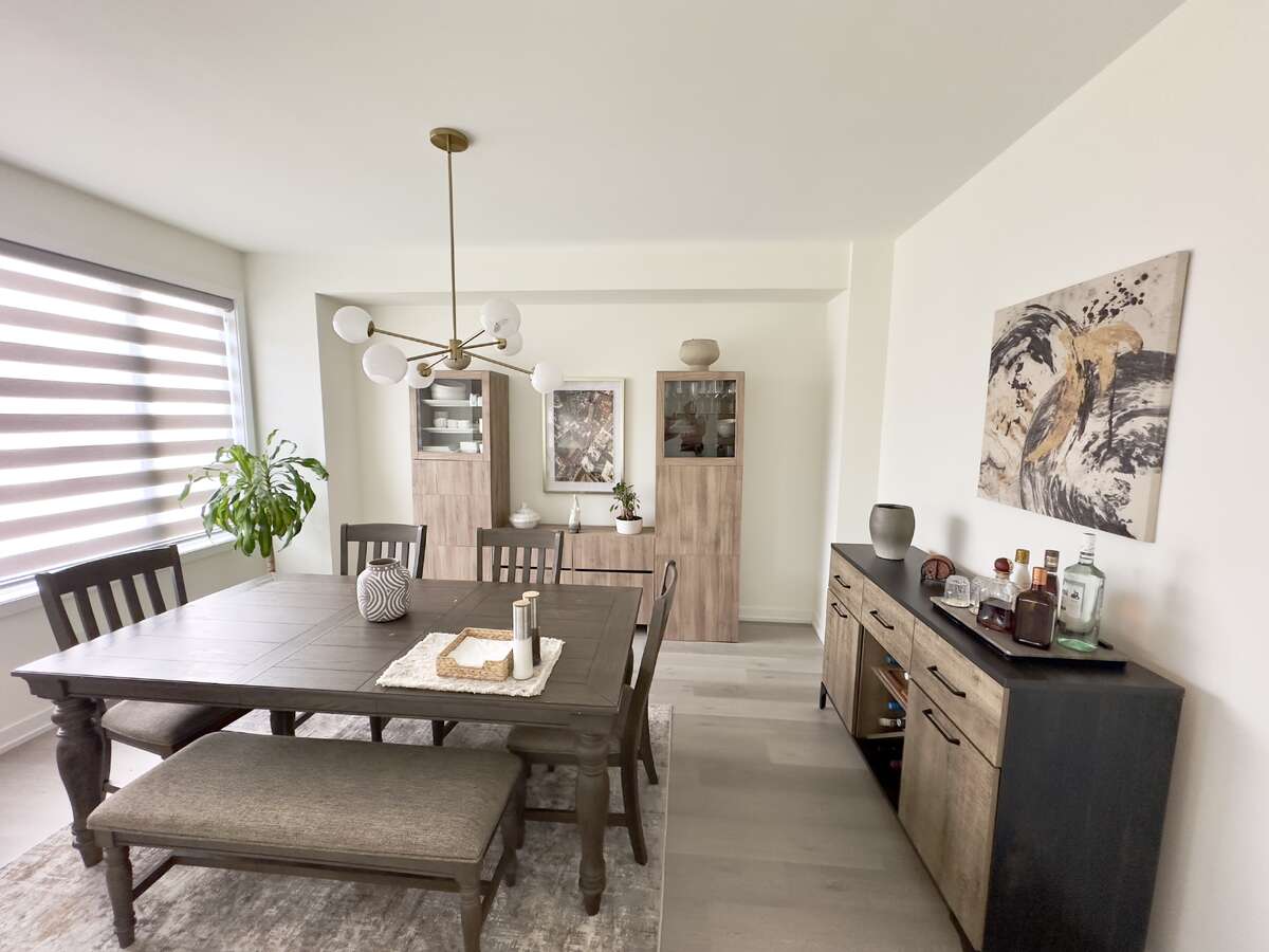 Dinning Area - Main Floor