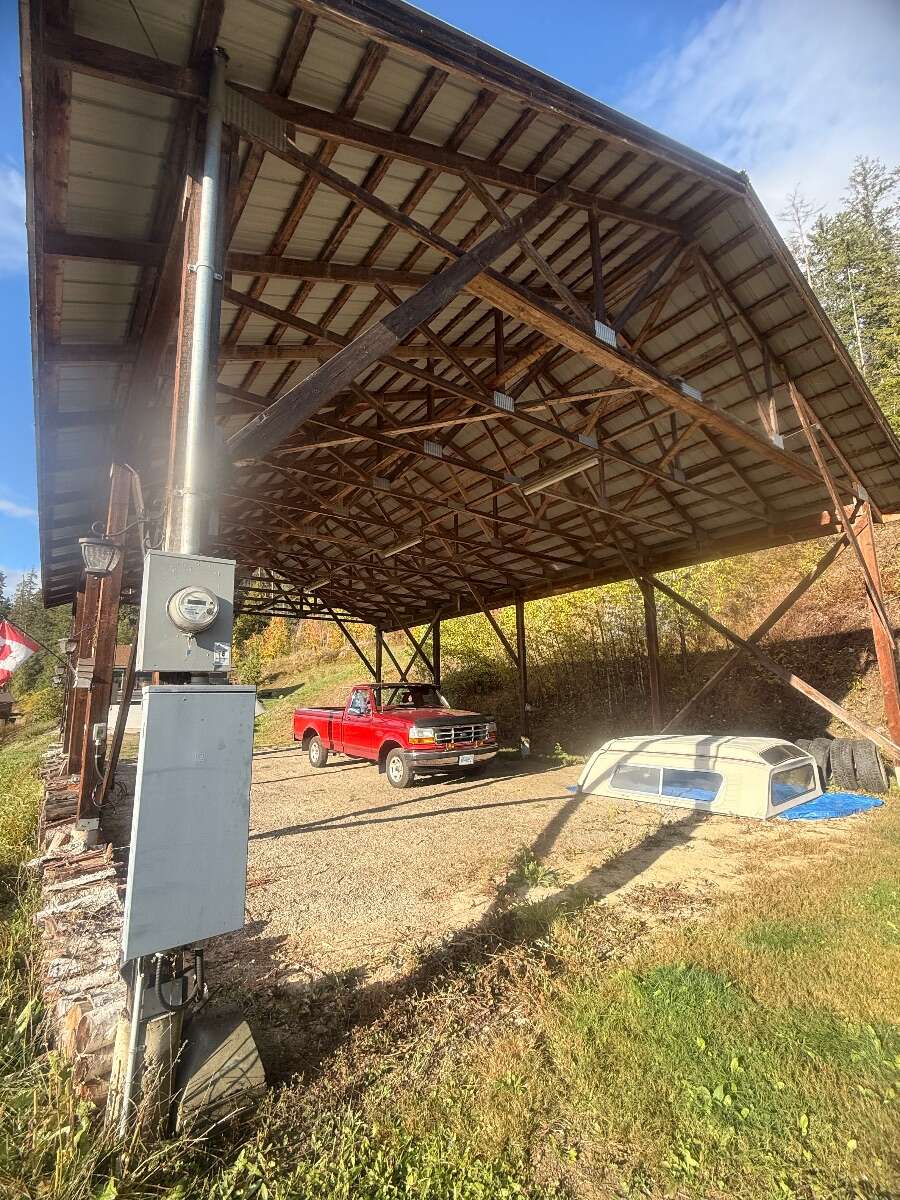 House on 1.4 Lakeview Acres | Vacant lot also avai