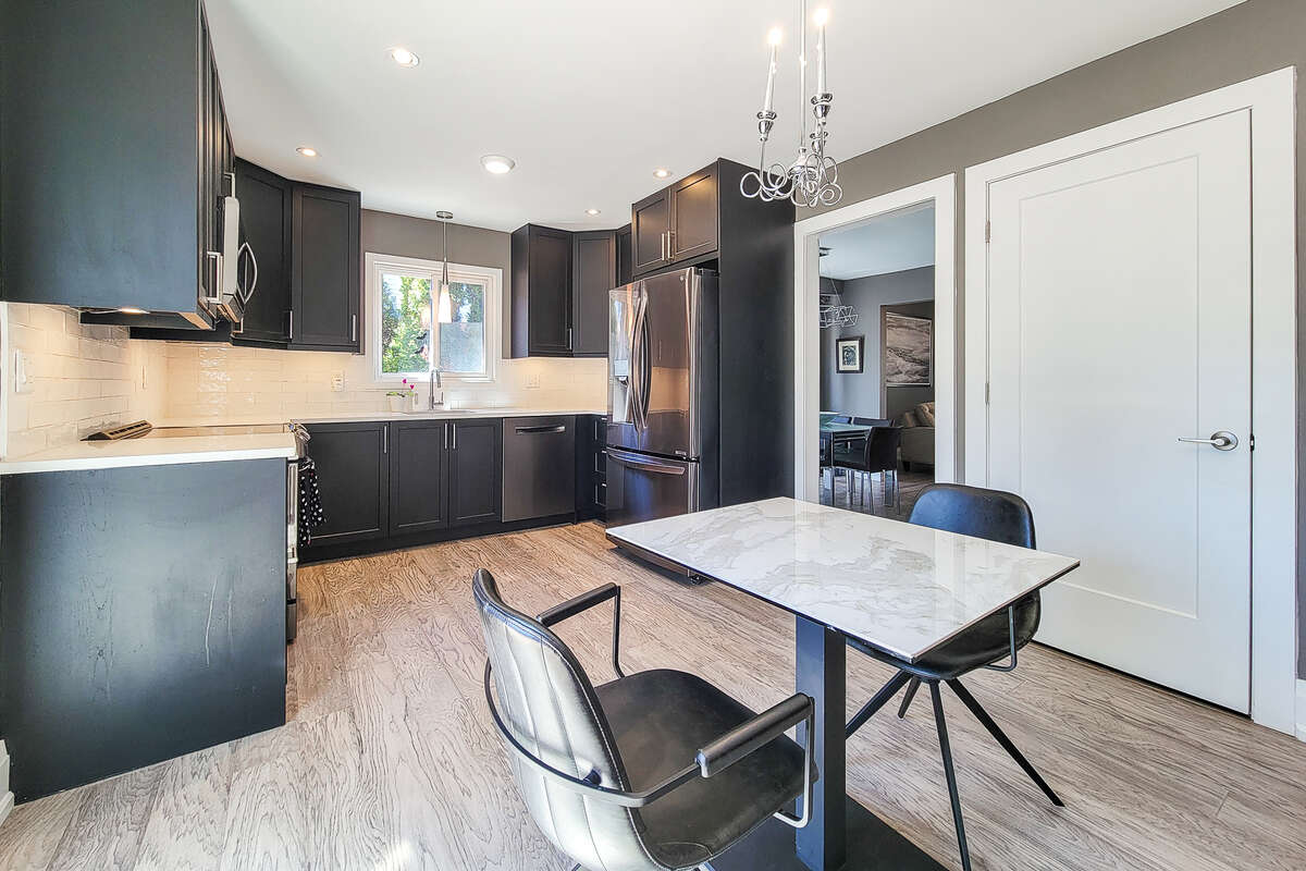 680 Powell Crt House For Sale in Burlington, ON For Sale by Owner