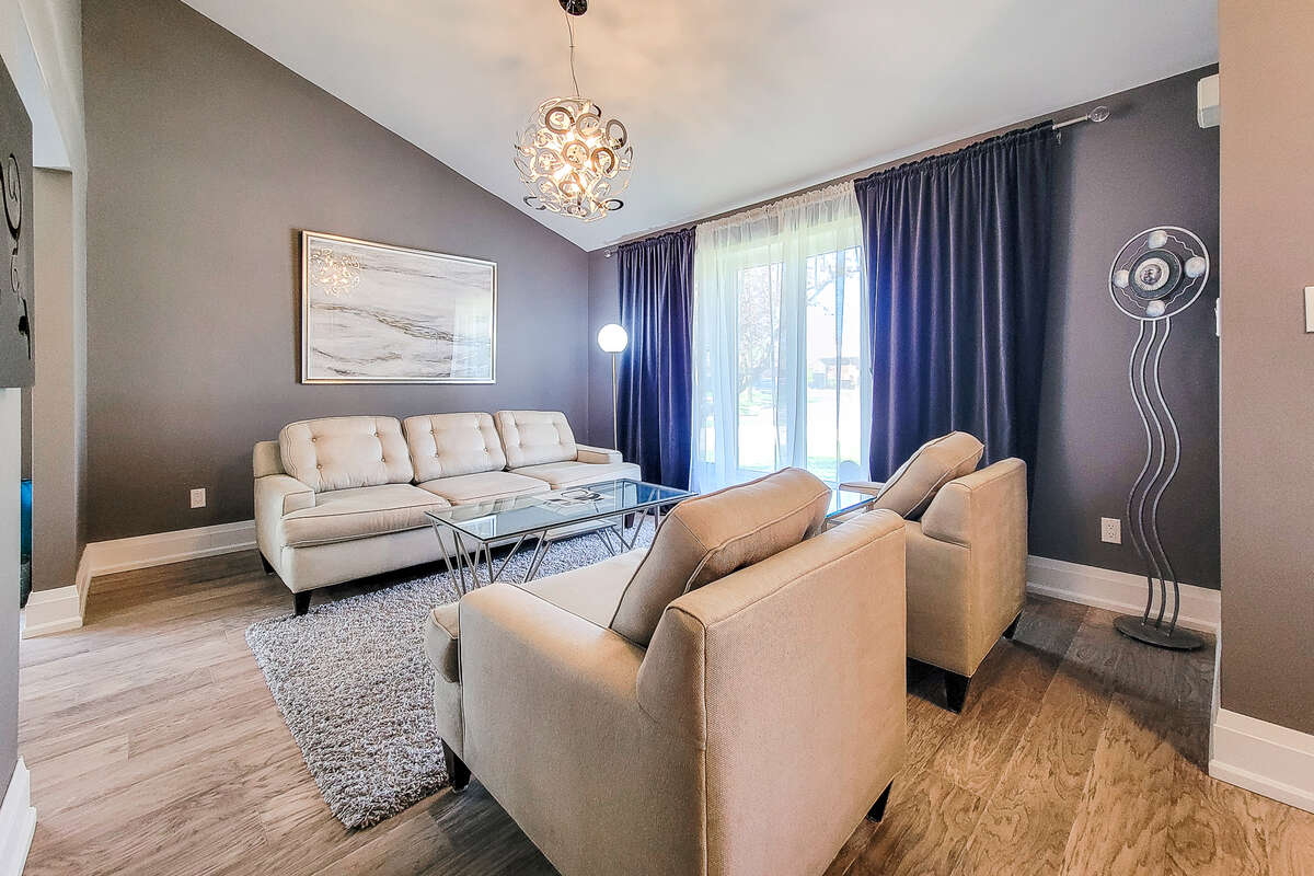 680 Powell Crt House For Sale in Burlington, ON For Sale by Owner